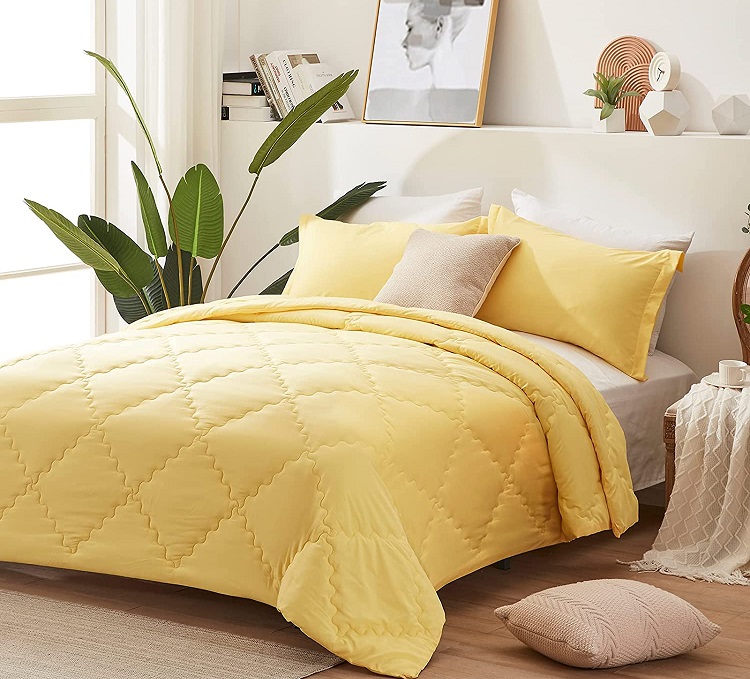 SunStyle Home Lightweight Comforter Set