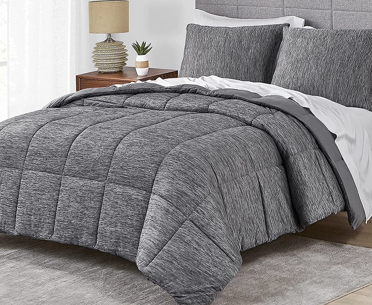 Umchord Grey Reversible Comforter